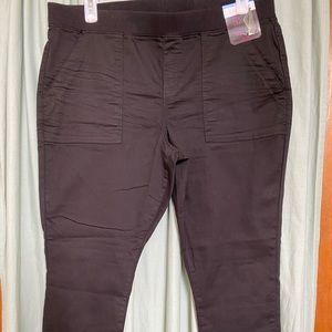 No Boundaries Jegging skinny leg jeans. Mid rise